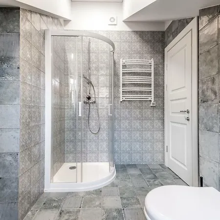 Angel House 40 *